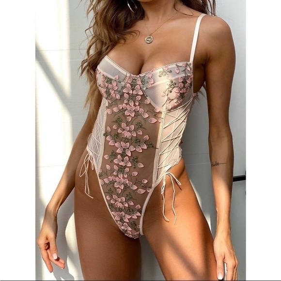Floral Embroidered Lace Bodysuit - Blush - Picture 10 of 11
